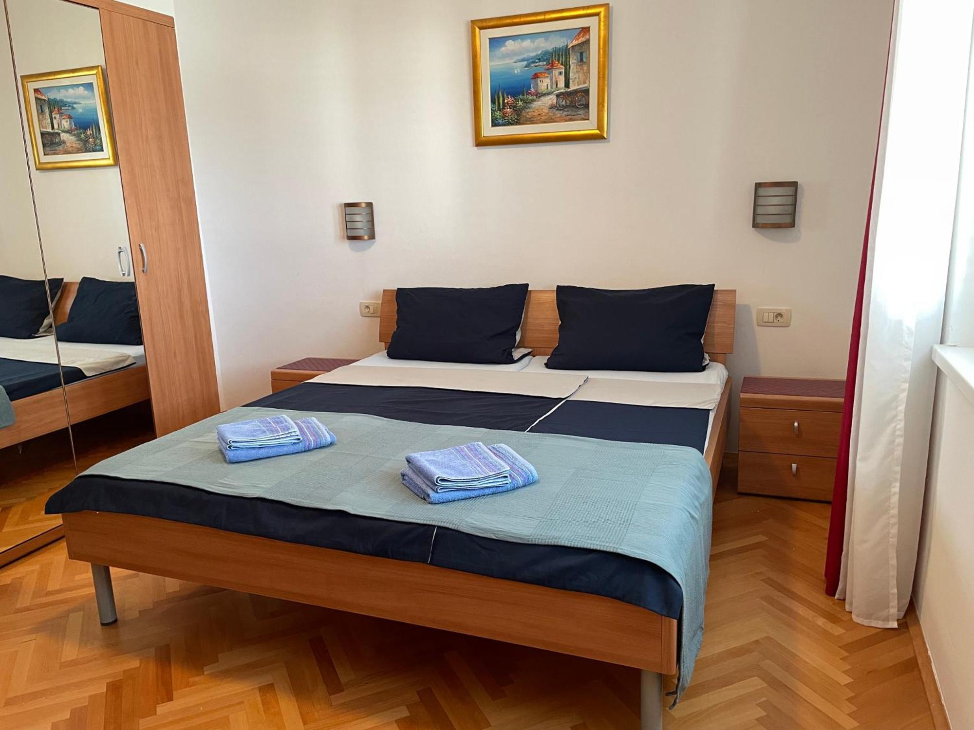 Superior Rooms Sea Side View Rab Town Exterior photo